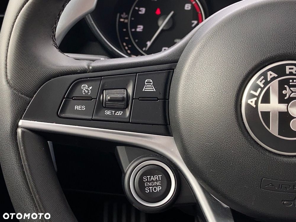 Alfa Romeo Giulia 2.0 Turbo Veloce Q4 - 17