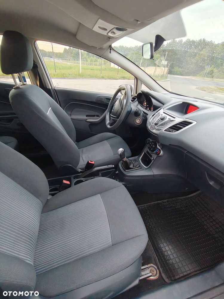 Ford Fiesta 1.4 TDCi Ambiente - 14