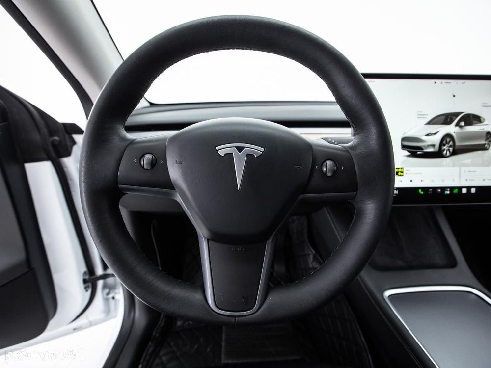 Tesla Model Y Long Range Dual Motor AWD - 18