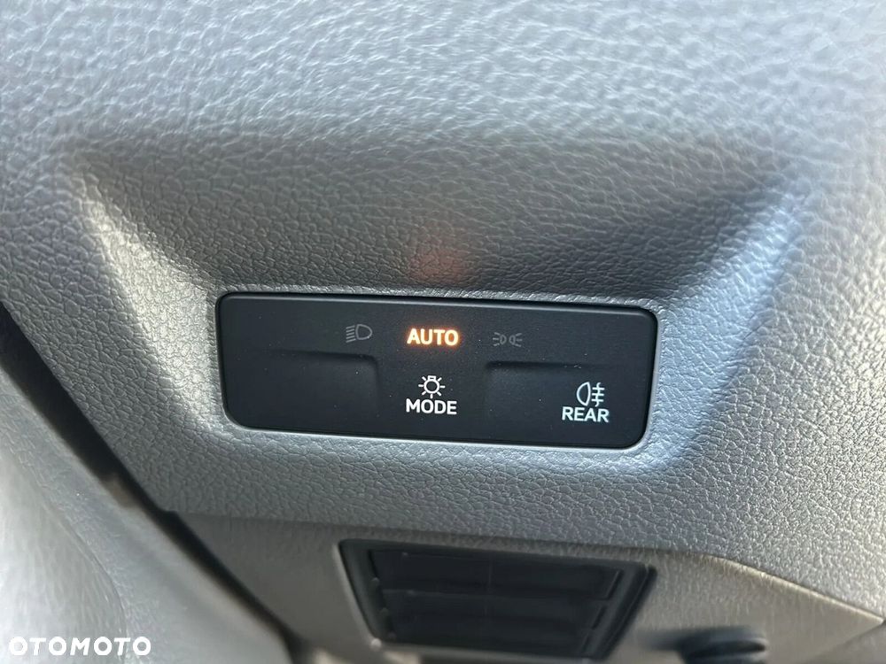 Volkswagen Crafter KONTENER MEBLOWY+WINDA/35 Podwozie z pojedynczą kabiną 2,0 l 163 KM manual r. o.: 4490 mm - 29