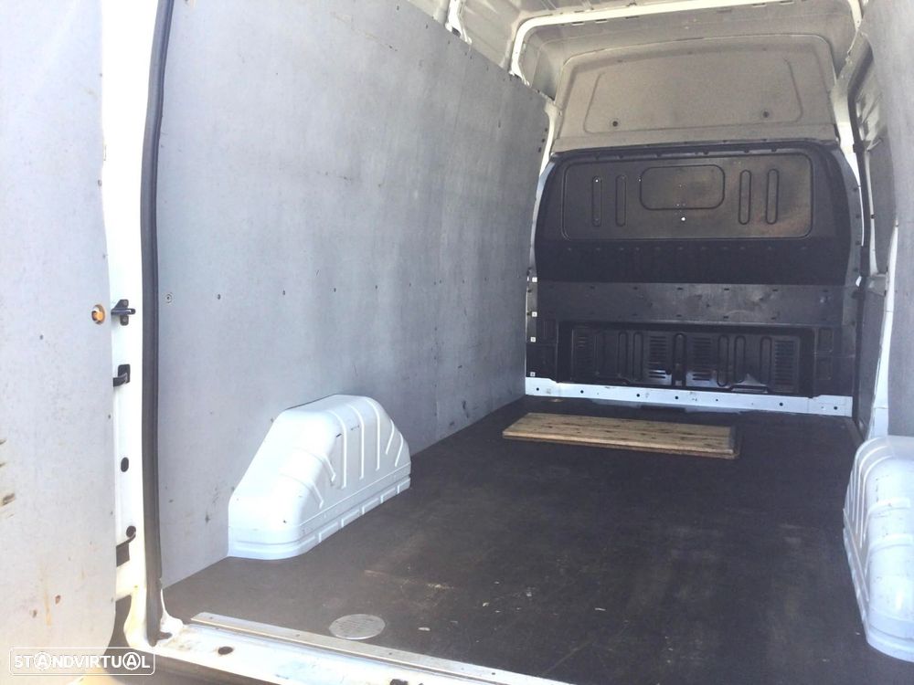Ford Transit 300L 2.2 TDCi Longa-T.Médio - 6