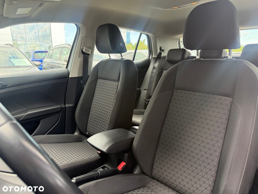 Volkswagen T-Cross - 13