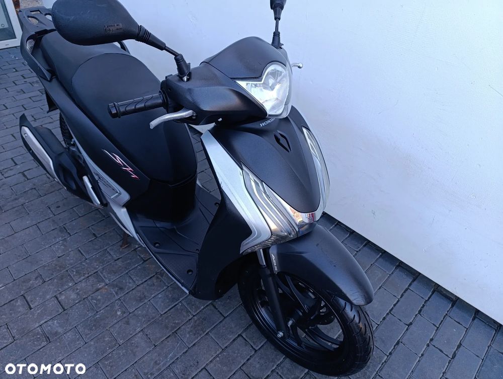 Honda SH - 23