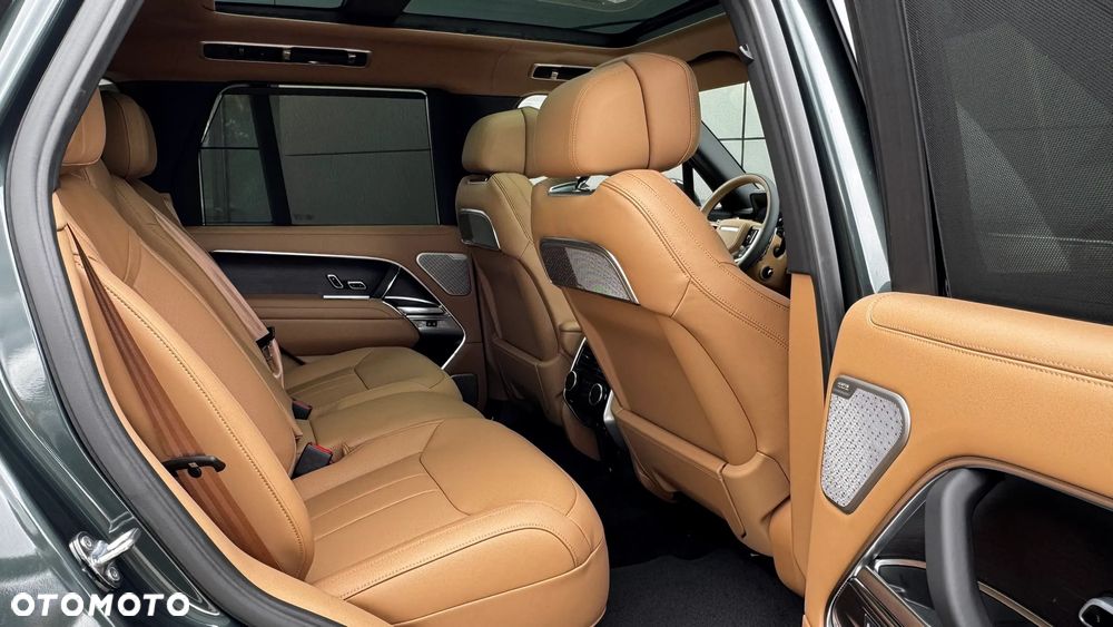 Land Rover Range Rover D350 Autobiography - 12