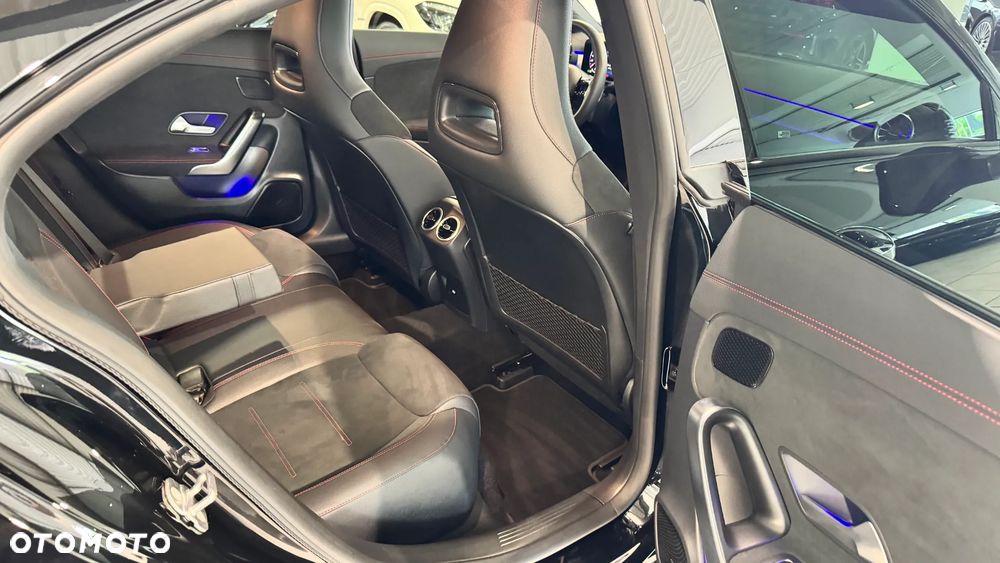 Mercedes-Benz CLA 200 mHEV AMG Line 7G-DCT - 34