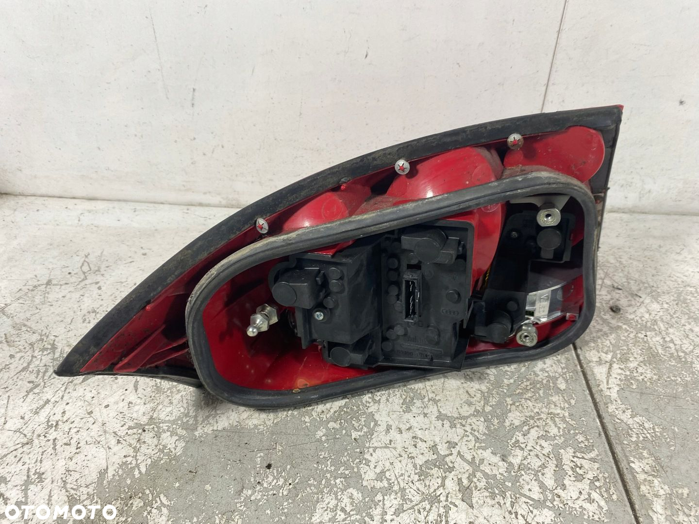 LAMPA TYŁ PRAWA TYŁ AUDI TT 8N - 4