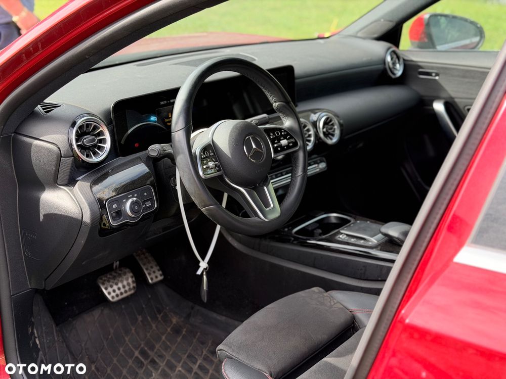 Mercedes-Benz Klasa A 250 4-Matic AMG Line 8G-DCT - 3