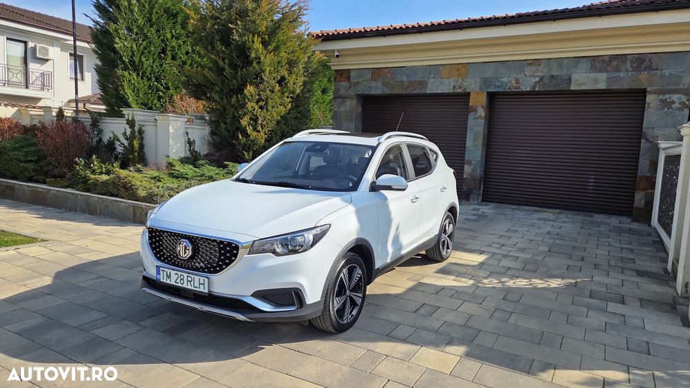 MG ZS EV Standard Luxury - 8