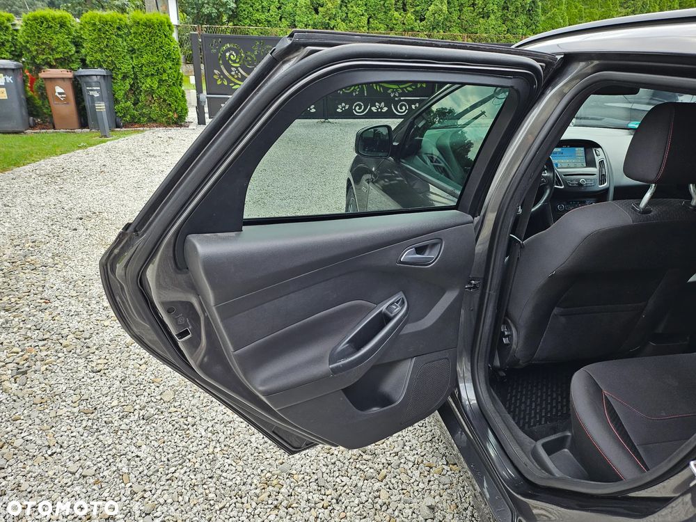 Ford Focus 1.5 EcoBoost ST-Line Business - 24