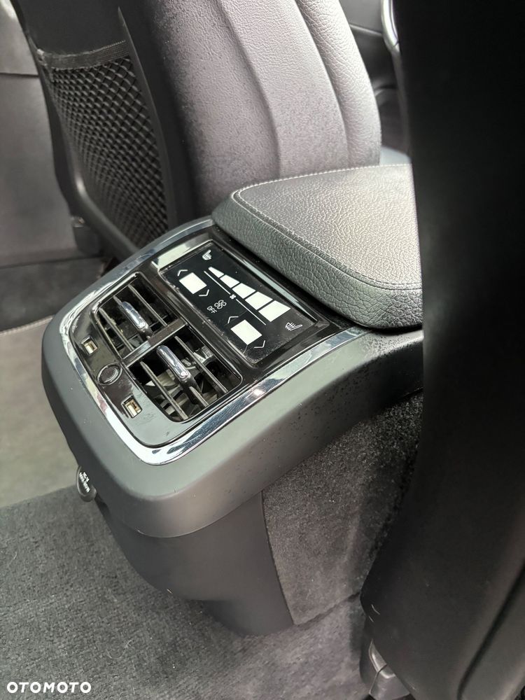 Volvo V90 D5 AWD Momentum - 30
