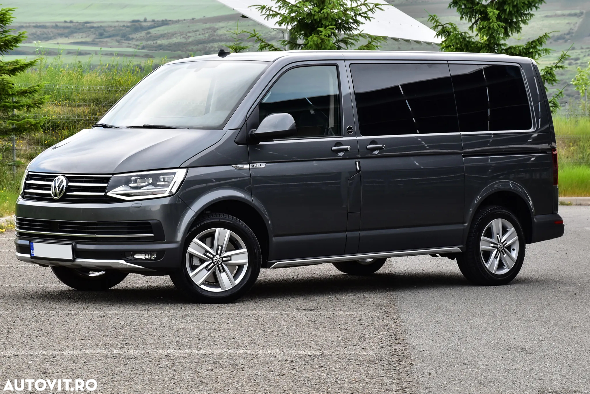 Volkswagen Multivan - 2
