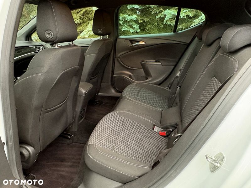 Opel Astra 1.4 Turbo Innovation - 33