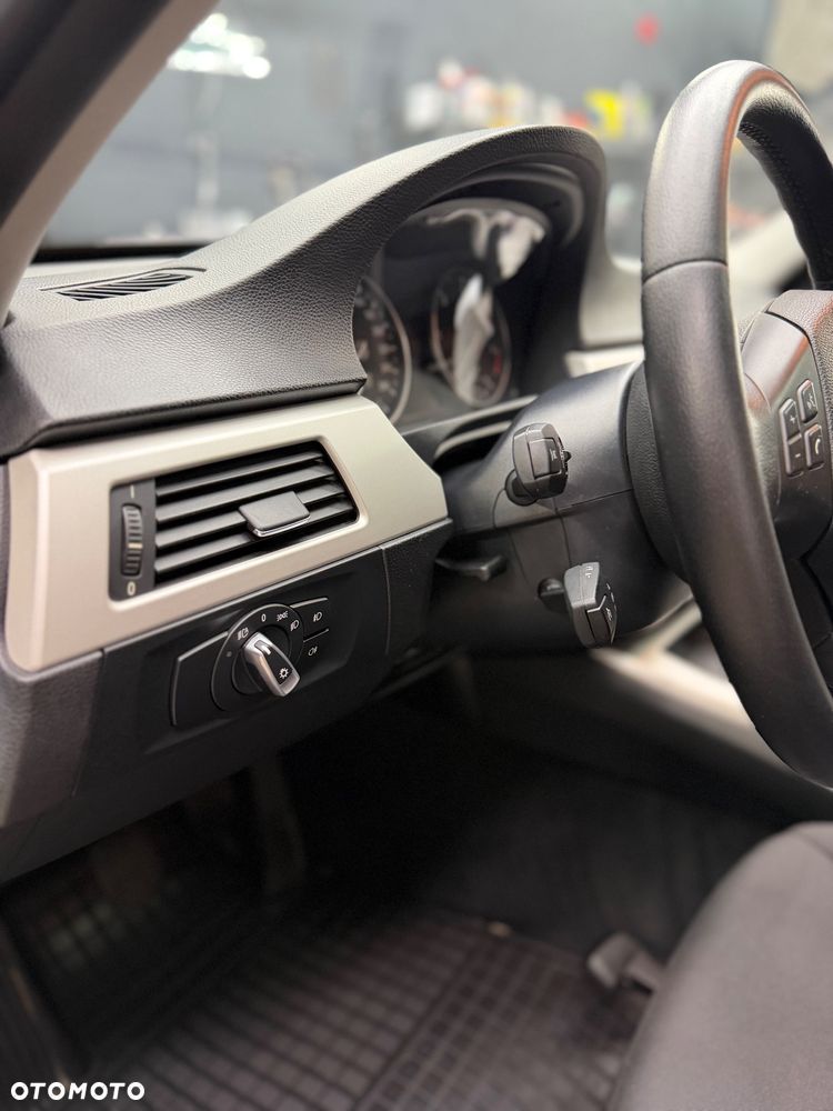 BMW Seria 3 320d - 15