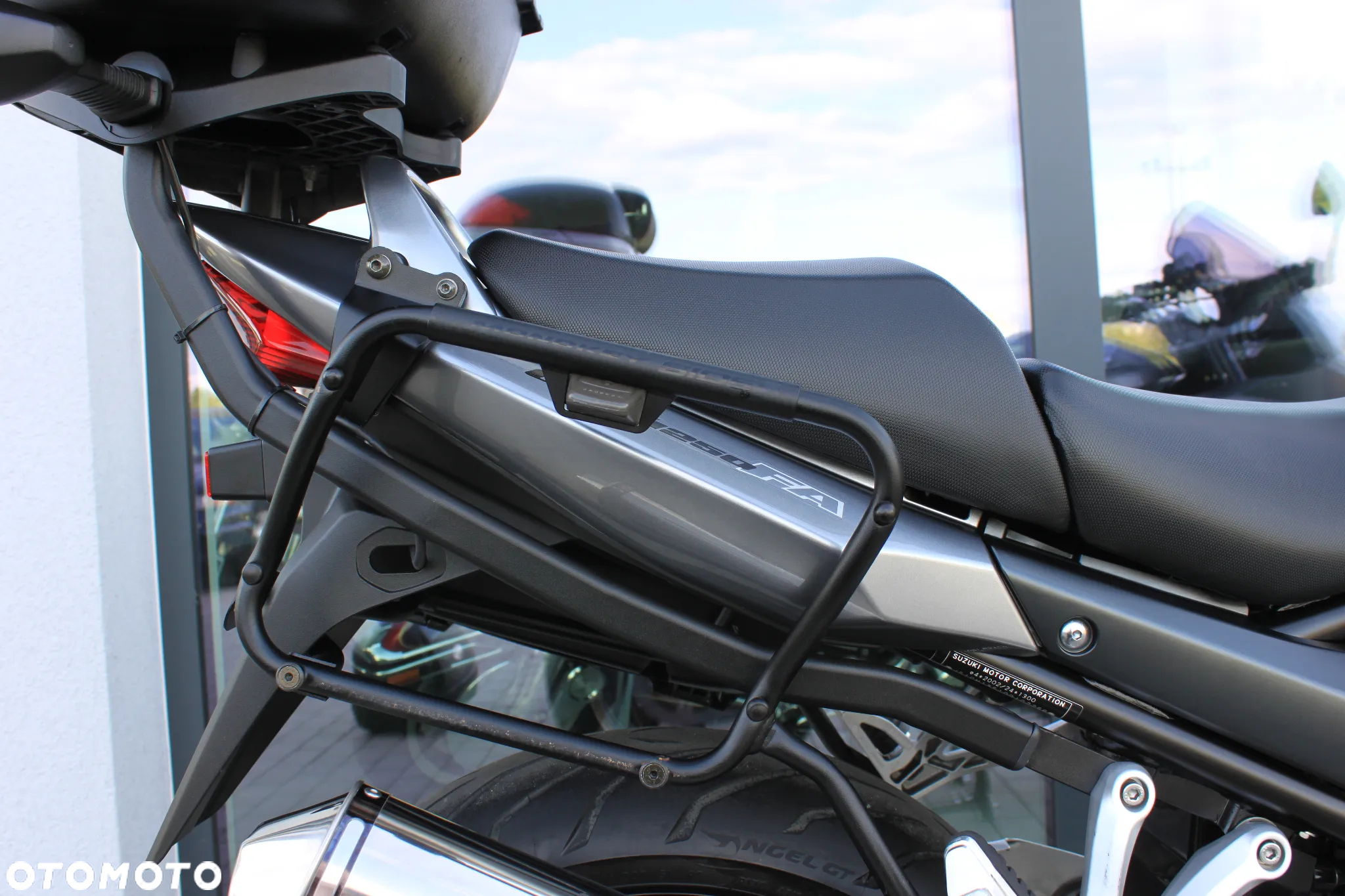 Suzuki GSX - 27