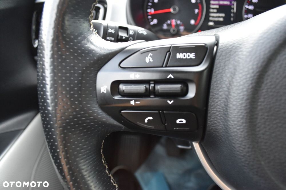 Kia Stonic 1.2 L Business Line - 13