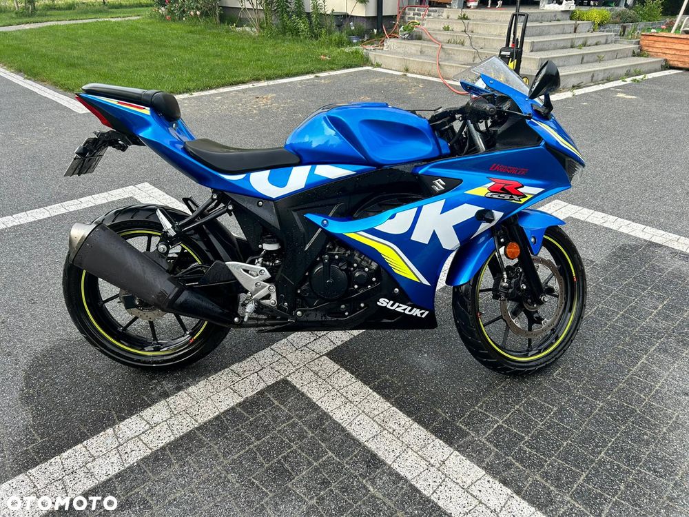 Suzuki GSX-R - 1