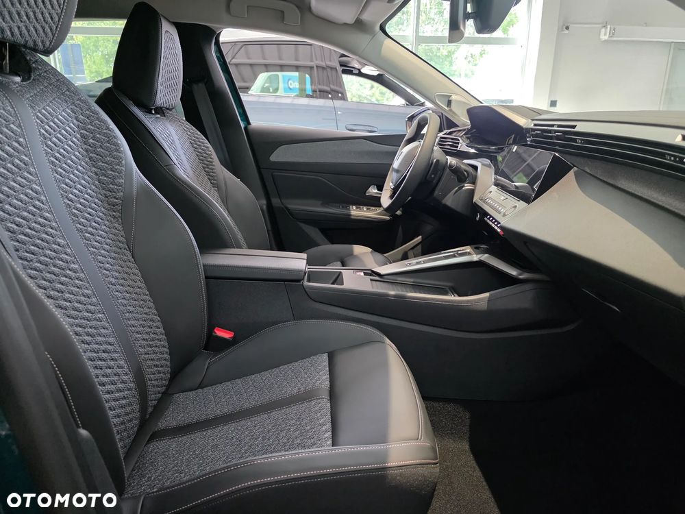 Peugeot 308 1.2 mHEV Allure S&S e-DCS6 - 18