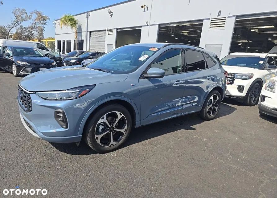 Ford Kuga - 1