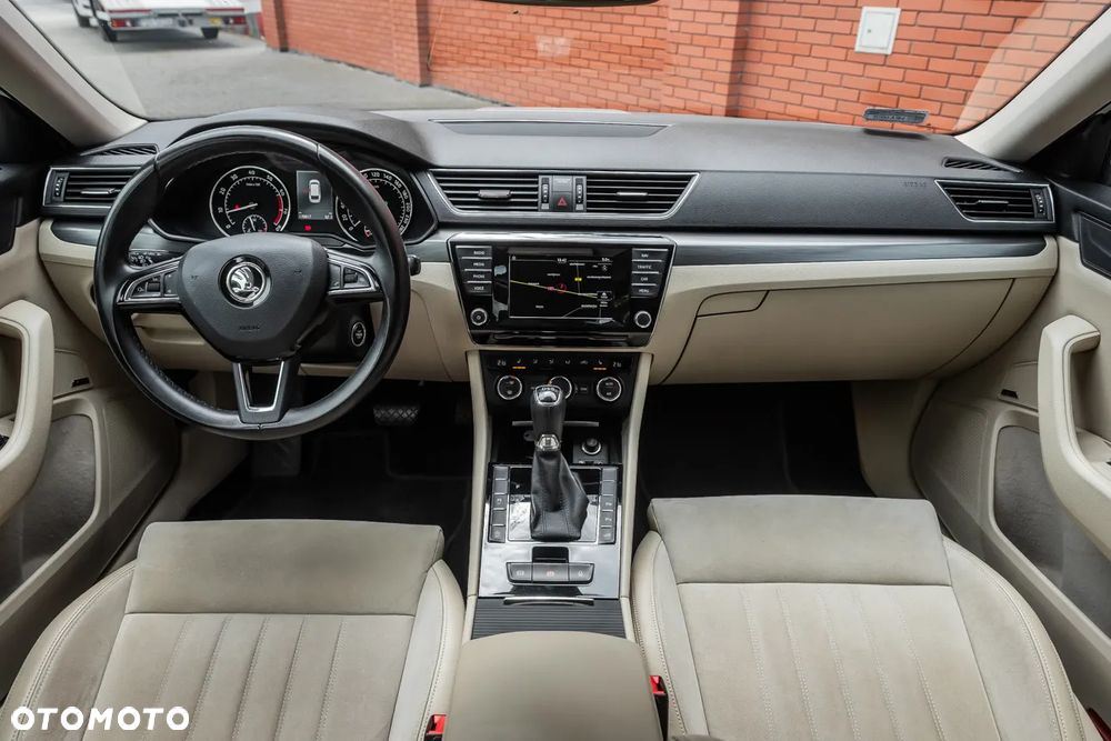 Skoda Superb 2.0 TSI Sportline DSG - 6