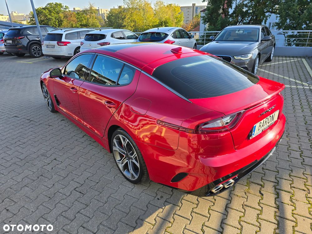 Kia Stinger - 8