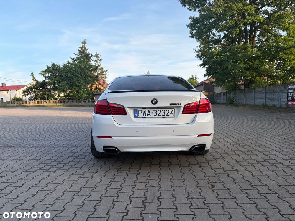 BMW Seria 5 550i - 4