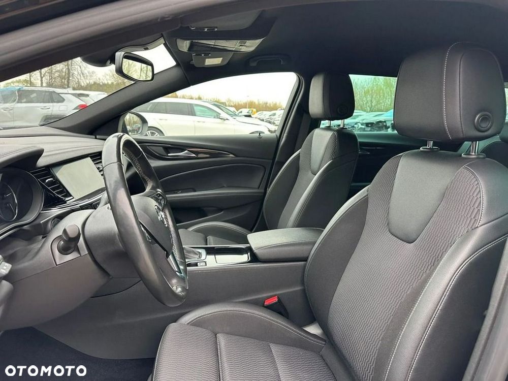 Opel Insignia - 12