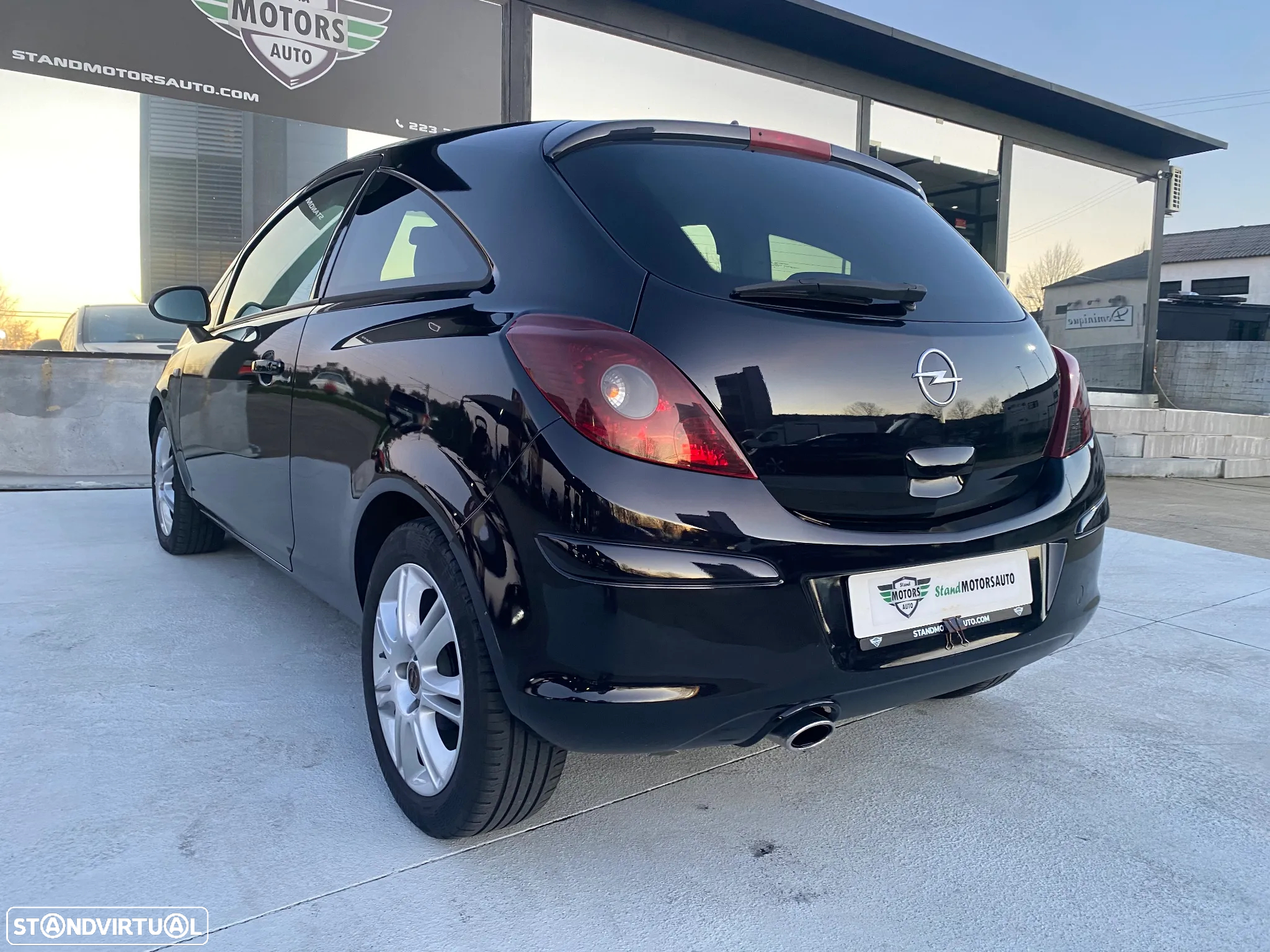 Opel Corsa 1.2 Black Edition - 4