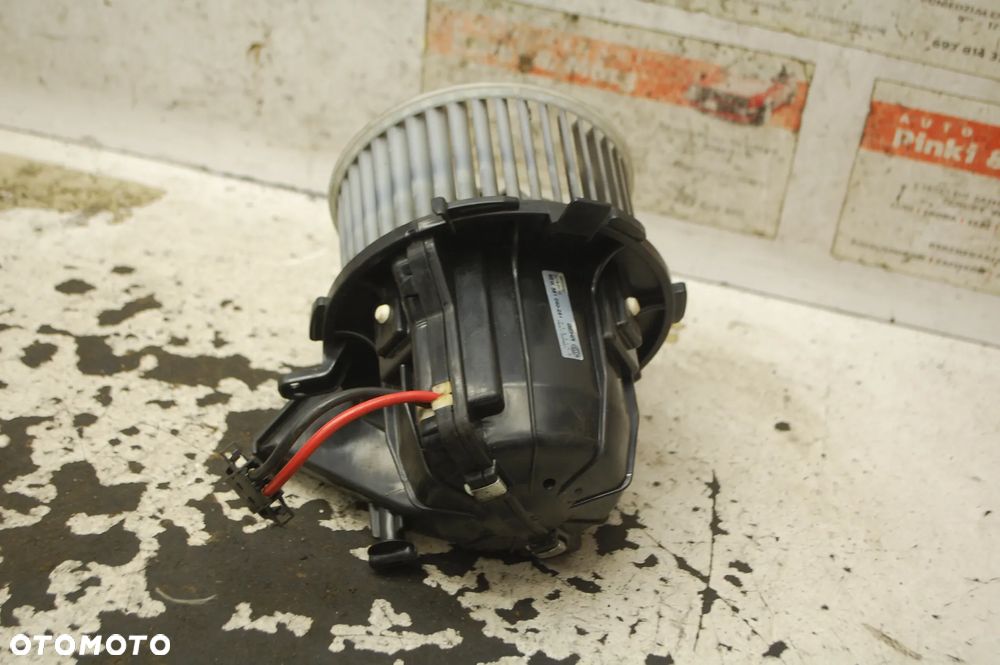 WENTYLATOR NAWIEWU 8EW351040251 AUDI A4 B8 A5 - 2