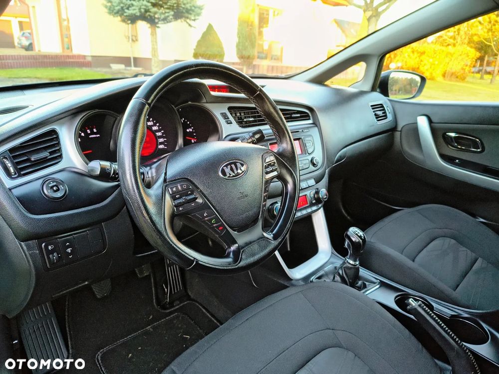 Kia Ceed - 12