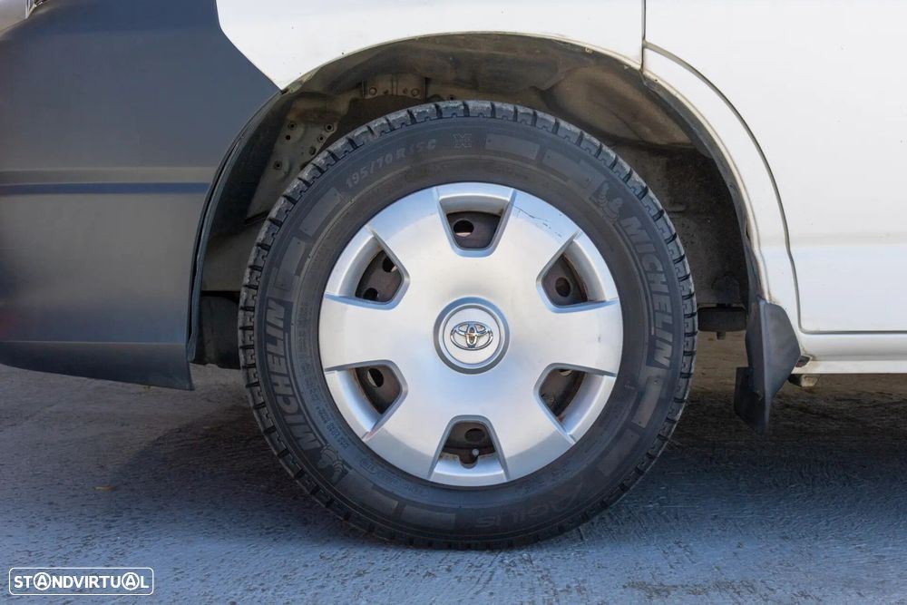 Toyota HiAce 2.5 D-4D Service 2.8T - 4