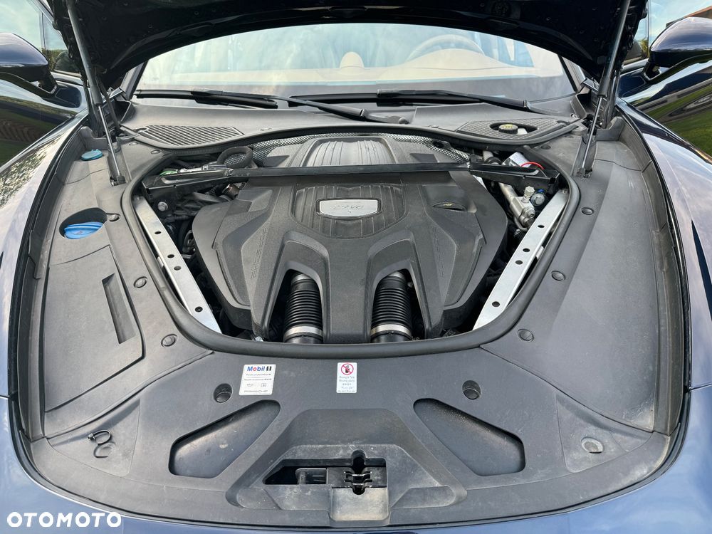 Porsche Panamera 4S - 9