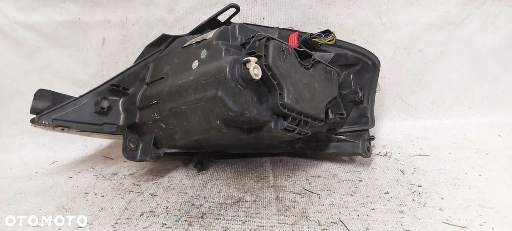 .  PRZOD PRZEDNIA LAMPA PRAWA CITROEN C3 - 5