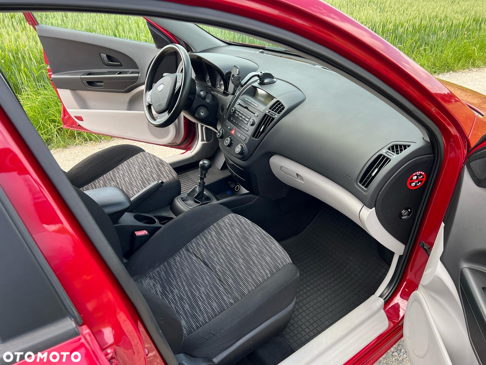 Kia Ceed - 12