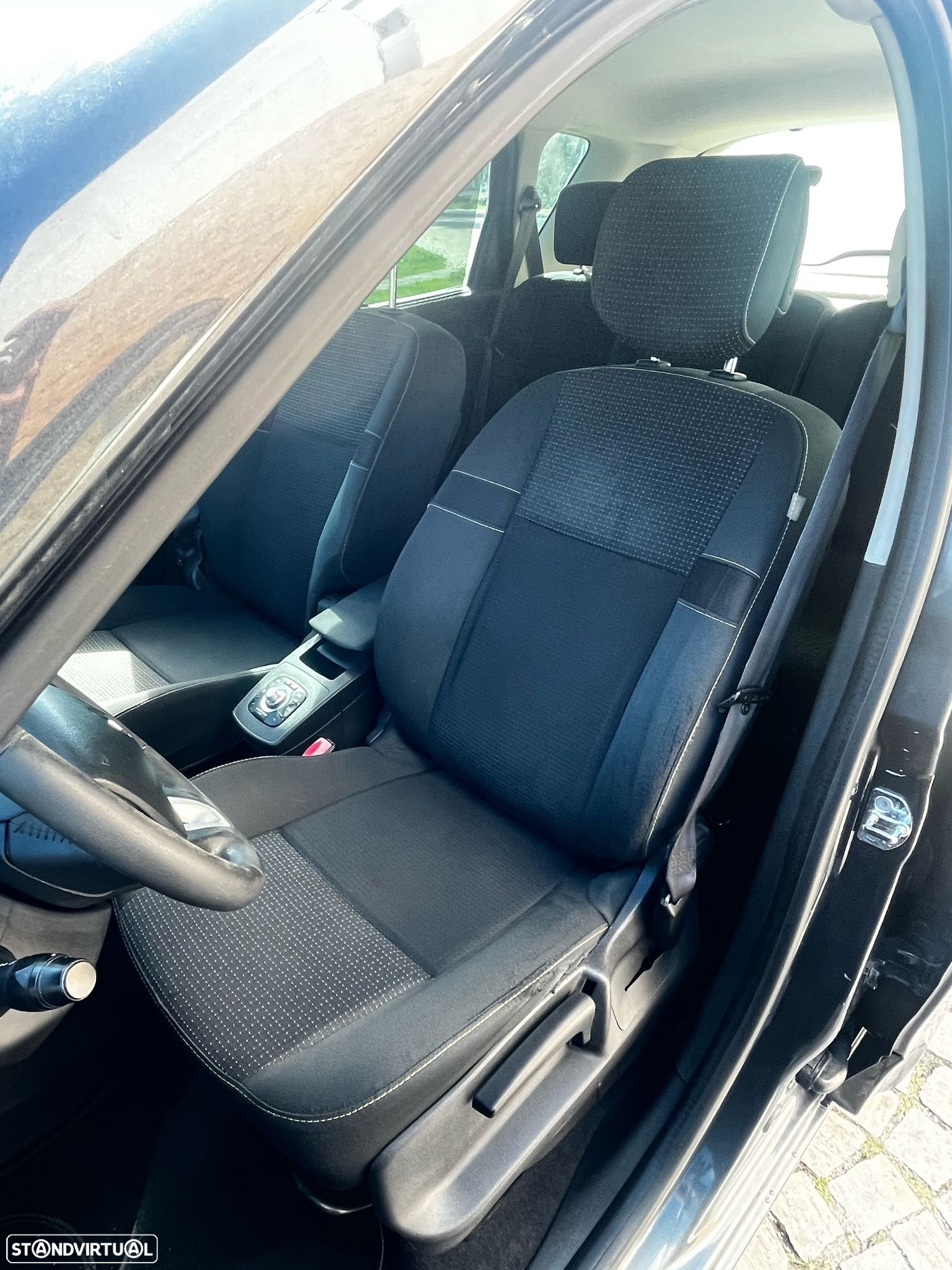 Renault Scénic 1.5 dCi Dynamique S - 16