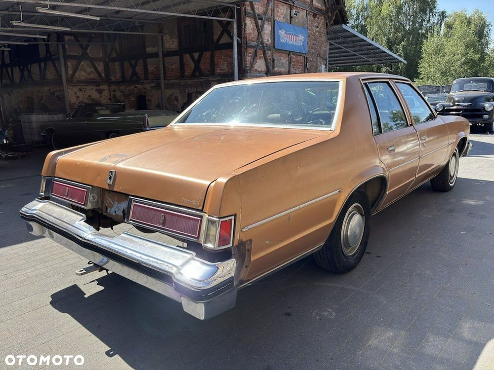 Oldsmobile Delta 88 - 7
