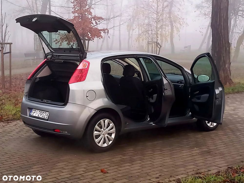 Fiat Grande Punto 1.2 8V Actual - 11