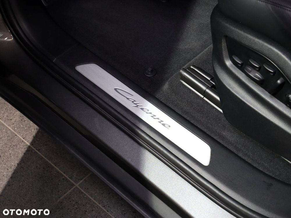 Porsche Cayenne Standard - 31