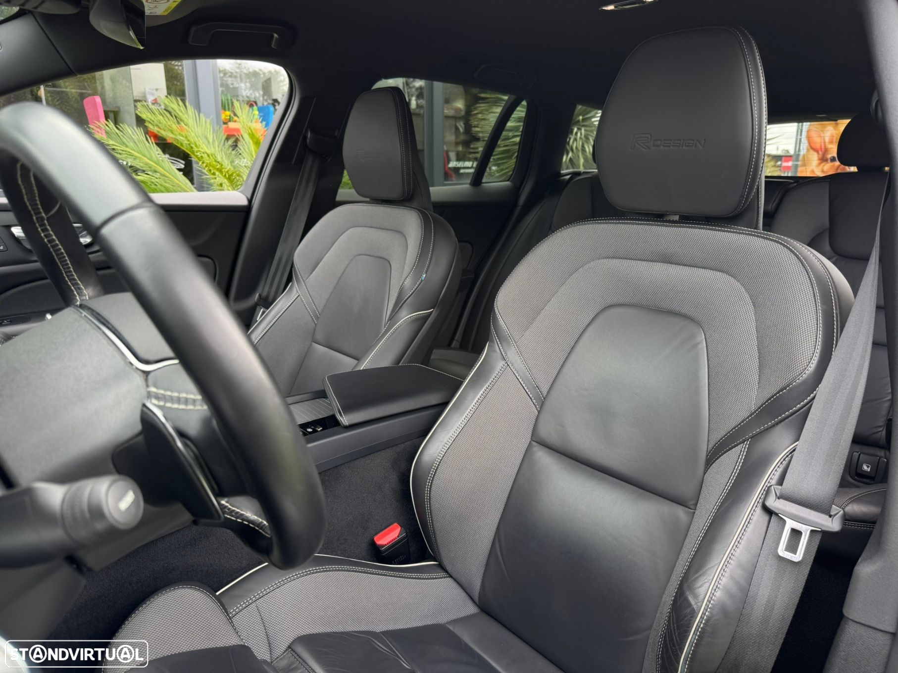 Volvo V60 2.0 D3 R-Design Geartronic - 15