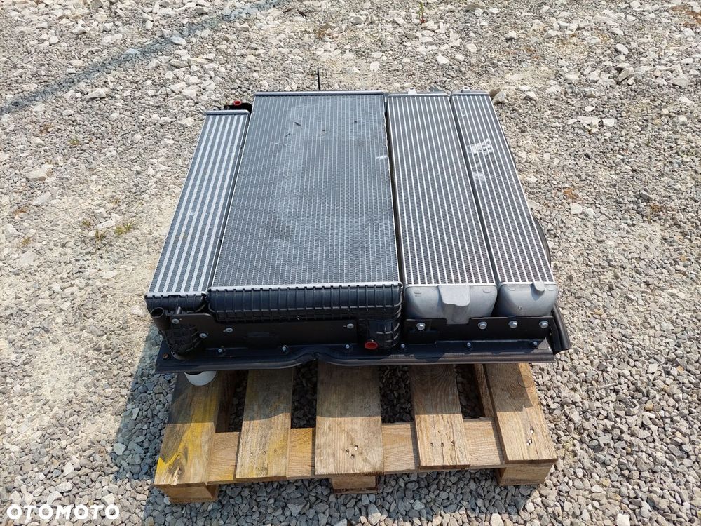 Chłodnica cieczy oleju wody zespół chłodnic intercooler Manitou MLT 733, 933, 1033 630, 730 - 8