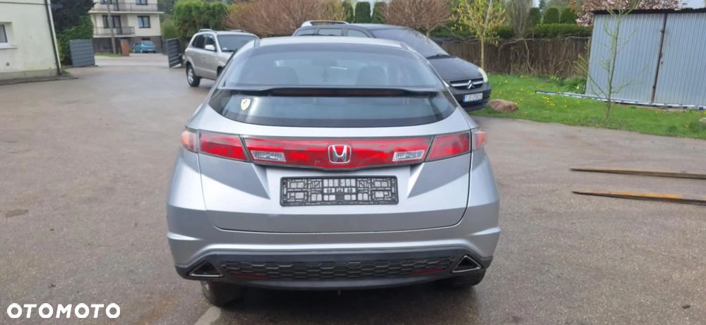HONDA CIVIC VIII UFO NH700M zderzak tył komplet - 1
