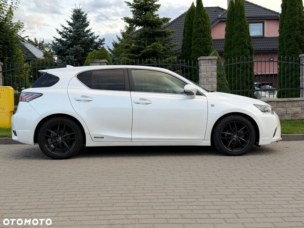 Lexus CT 200h Prestige - 2