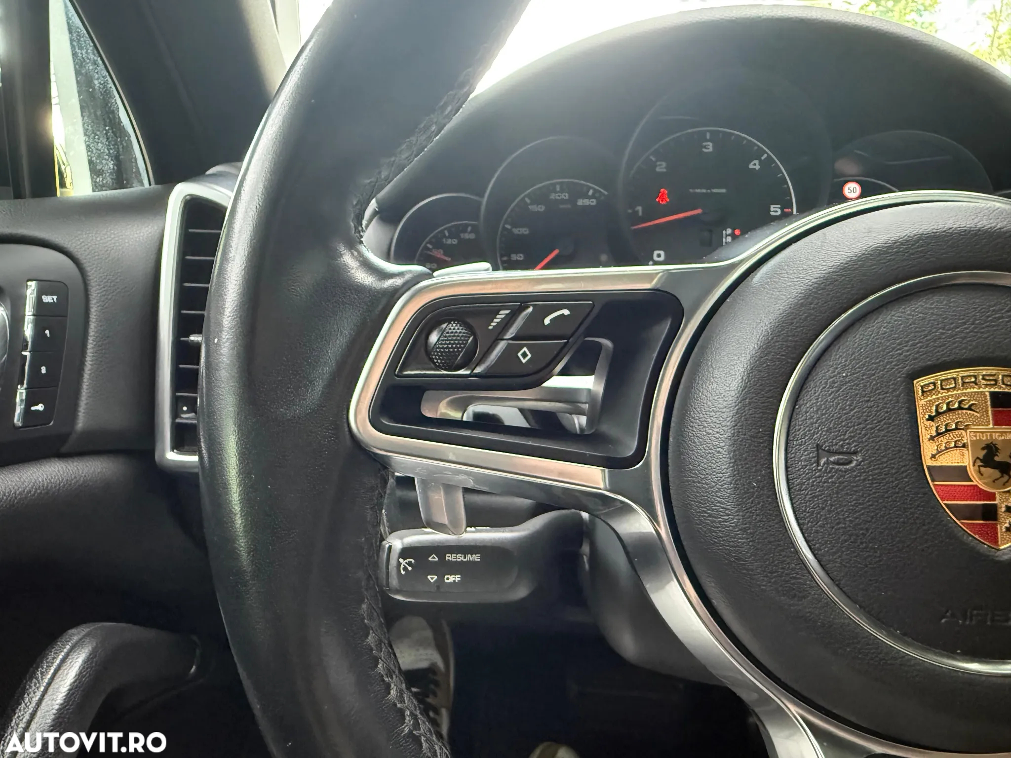 Porsche Cayenne 3.0 L - 20