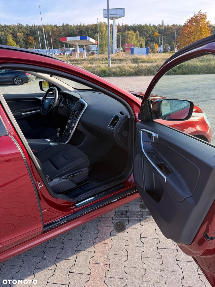 Volvo XC 60 D4 AWD Kinetic - 14