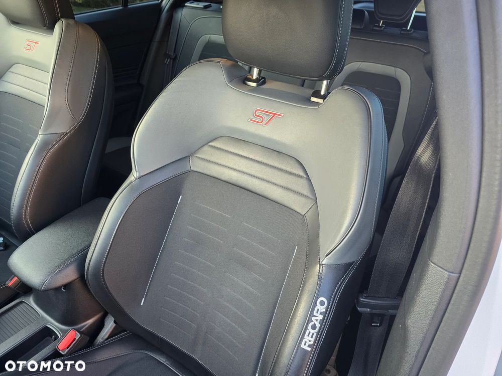 Ford Focus SW 2.0 EcoBlue ST - 18