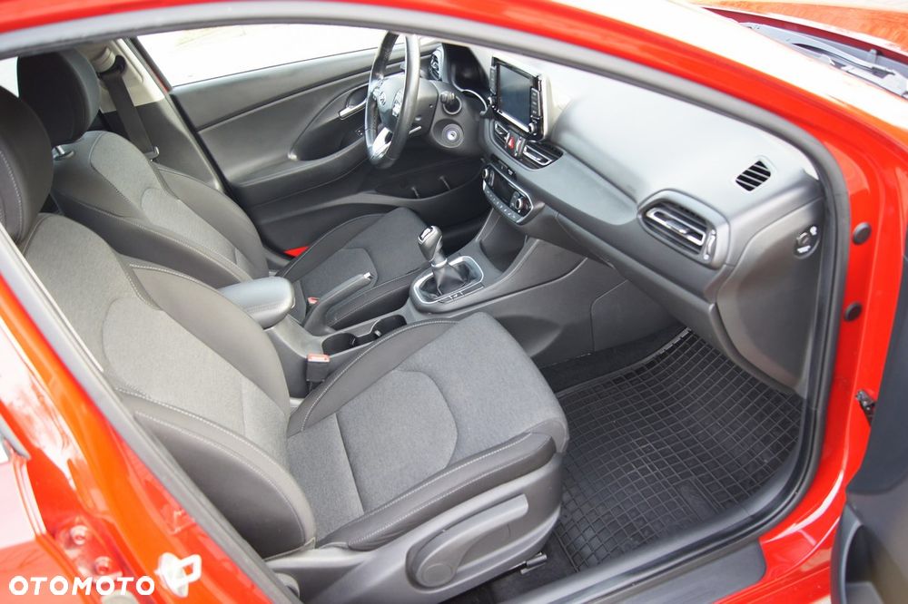 Hyundai i30 1.6 D Comfort - 11