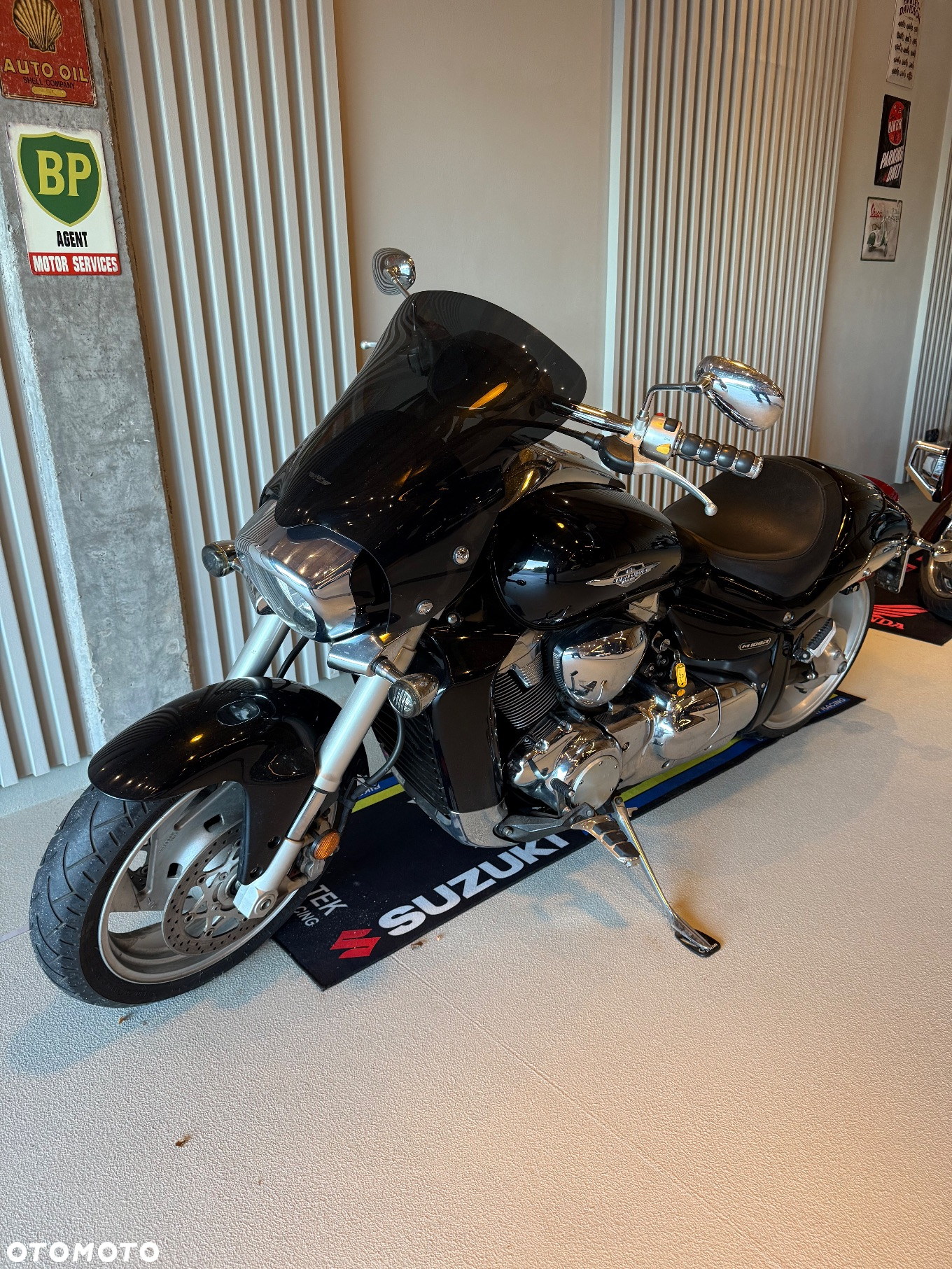 Suzuki Boulevard - 3