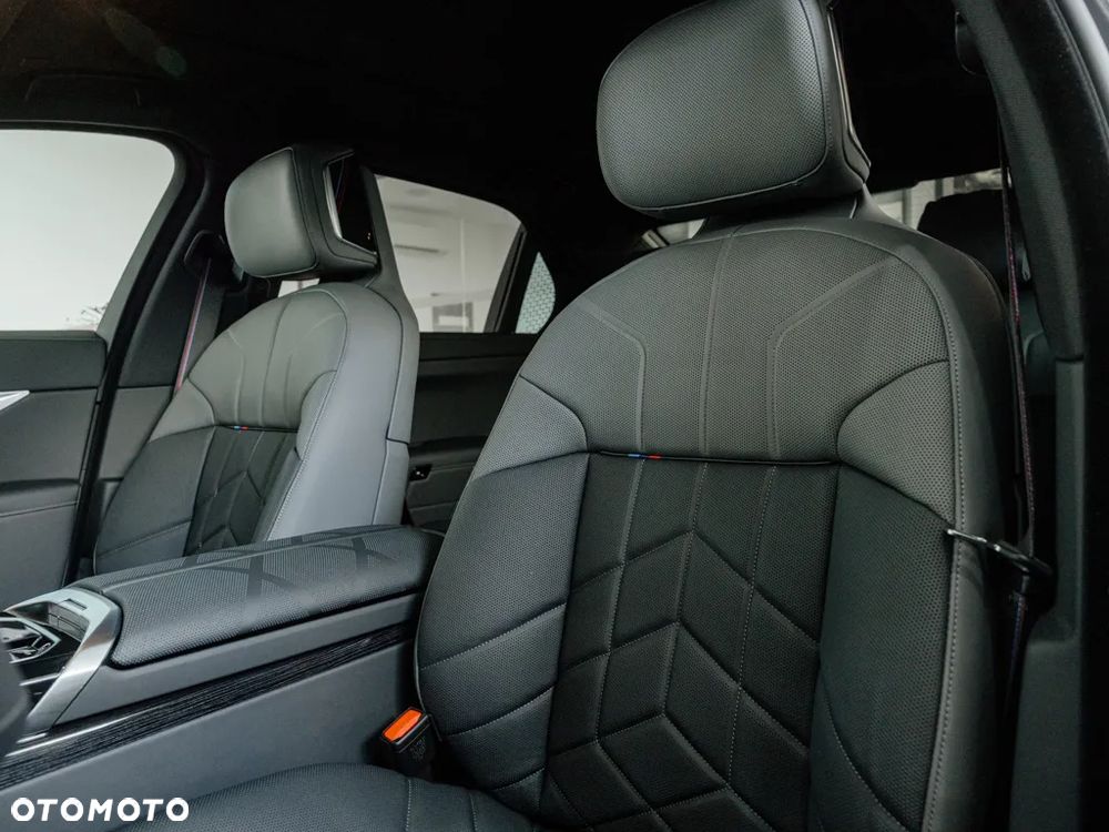 BMW Seria 7 - 13