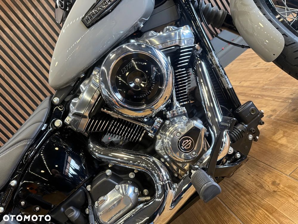 Harley-Davidson Softail Street Bob - 3