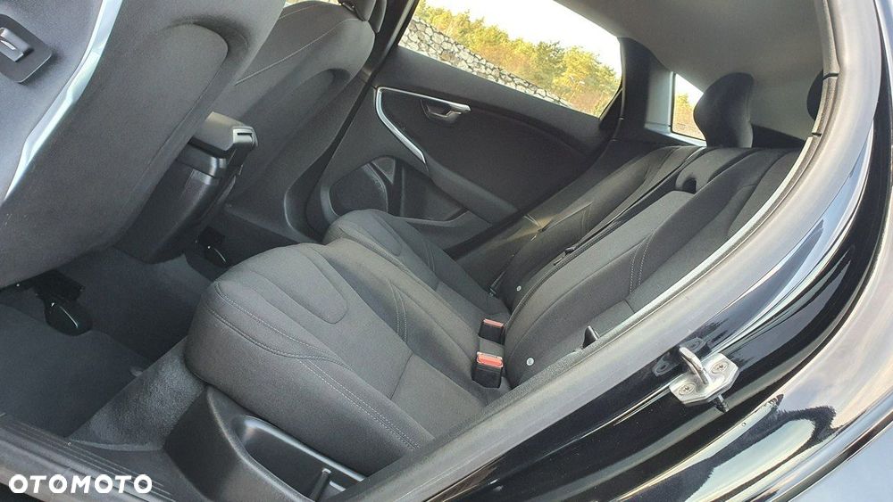 Volvo V40 D2 Kinetic - 9