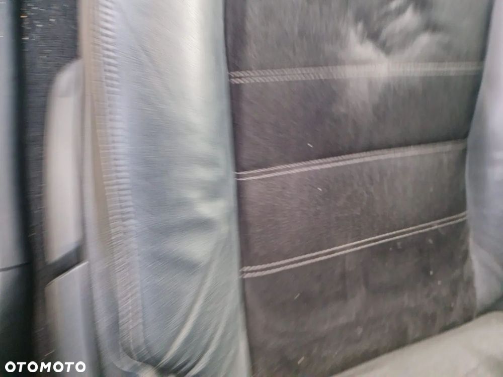 Toyota Avensis 2.2 D-CAT Premium - 5